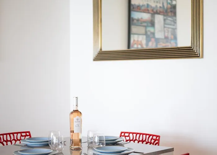 דירה Le Berkeley, Renove 1 Chambre, Front De Mer, Parking, Ac מנטון